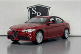 Alfa Romeo Giulia Red - Bburago 1:24 Diecast