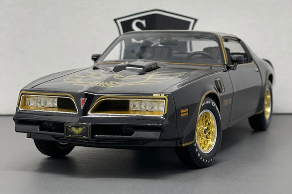 Pontiac Firebird Trans Am - Maisto 1:18 Diecast