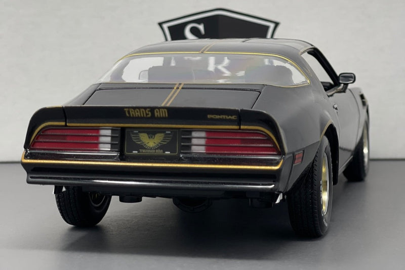 Pontiac Firebird Trans Am - Maisto 1:18 Diecast