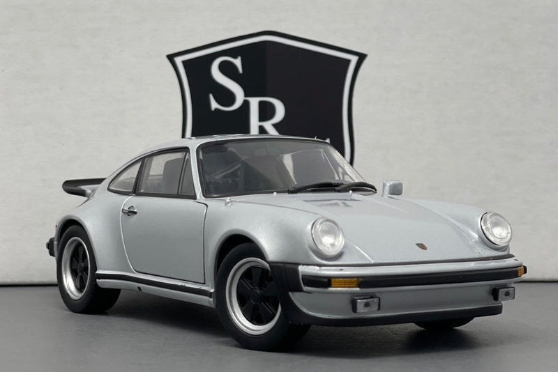 Porsche 911 Turbo - Welly 1:24 Diecast