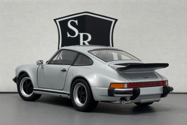 Porsche 911 Turbo - Welly 1:24 Diecast