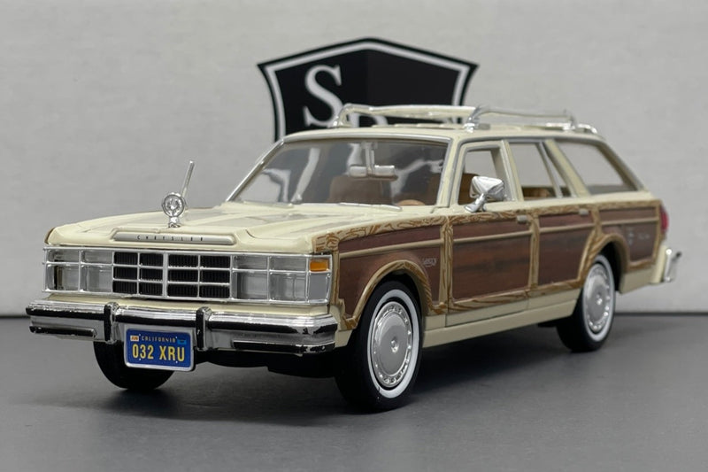 Chrysler Lebaron Town & Country Wagon - Motormax 1:24 Diecast