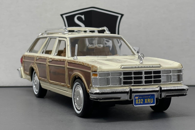 Chrysler Lebaron Town & Country Wagon - Motormax 1:24 Diecast
