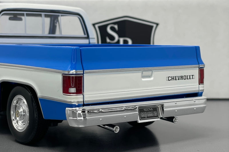Chevrolet C10 Cheyenne Super - Maisto 1:18 Diecast