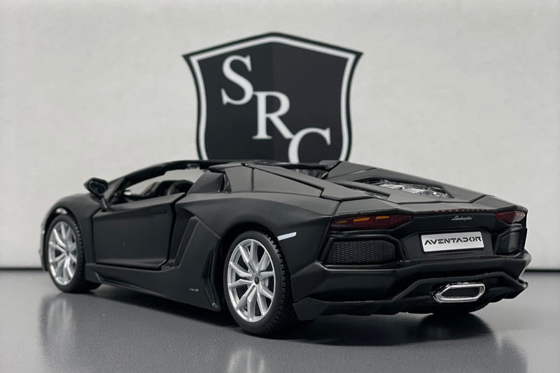 Lamborghini Aventador LP 700-4 Roadster - Maisto 1:24 Diecast