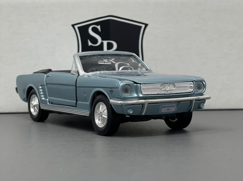 Ford Mustang - Showcasts 1:24 Diecast