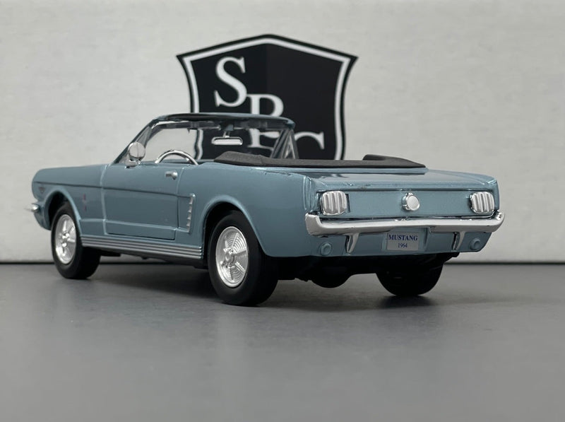 Ford Mustang - Showcasts 1:24 Diecast