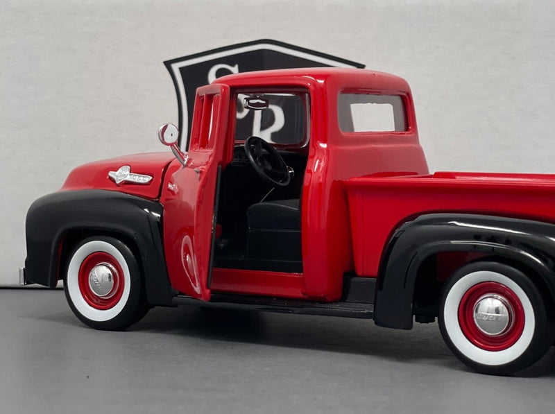 Ford F-100 Pickup - Motormax 1:24 Diecast