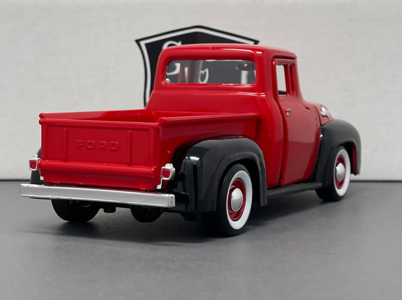 Ford F-100 Pickup - Motormax 1:24 Diecast