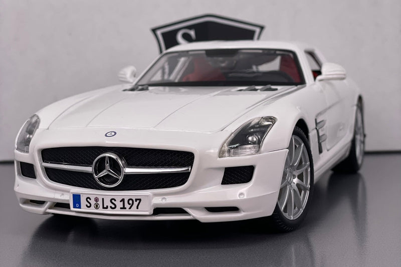 Mercedes-Benz SLS AMG - Maisto 1:18 Diecast