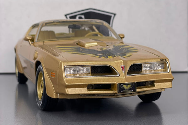 Pontiac Firebird Trans Am - Maisto 1:18 Diecast