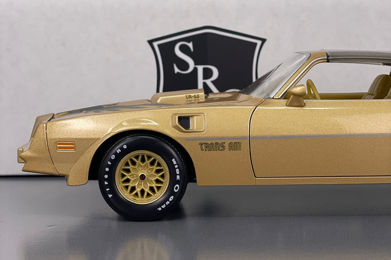 Pontiac Firebird Trans Am - Maisto 1:18 Diecast