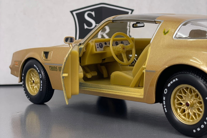 Pontiac Firebird Trans Am - Maisto 1:18 Diecast