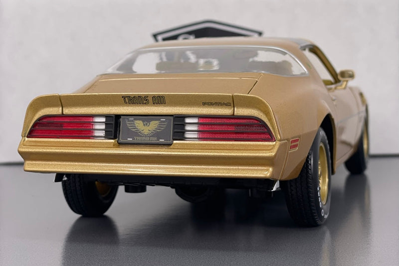 Pontiac Firebird Trans Am - Maisto 1:18 Diecast