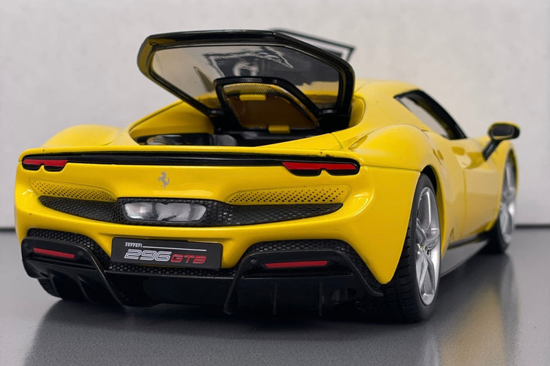 Ferrari 296 GTB - Maisto 1:18 Diecast