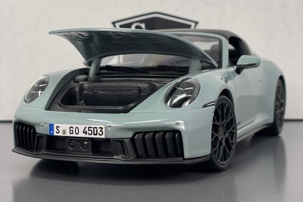 Porsche 911 Targa 4 GTS (992) - Maisto 1:18 Diecast