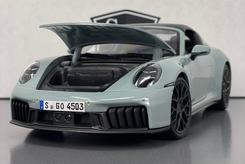 Porsche 911 Targa 4 GTS (992) - Maisto 1:18 Diecast