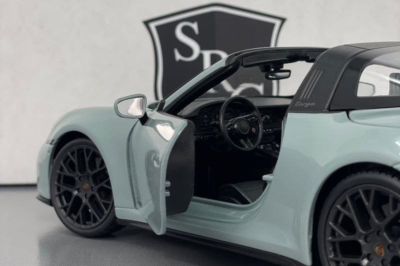 Porsche 911 Targa 4 GTS (992) - Maisto 1:18 Diecast