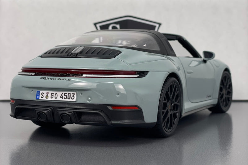 Porsche 911 Targa 4 GTS (992) - Maisto 1:18 Diecast