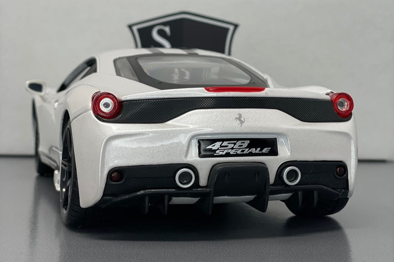 Ferrari 458 Speciale - Maisto 1:18 Diecast