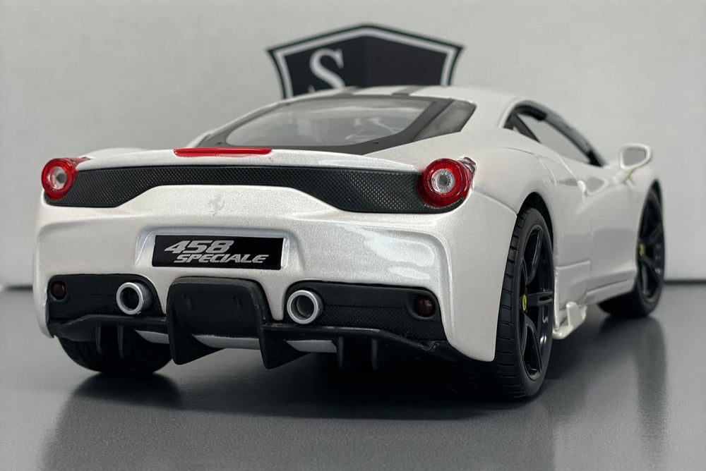 Ferrari 458 Speciale - Maisto 1:18 Diecast – Strada Racing Club