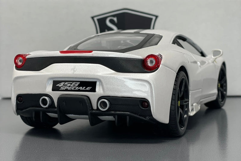 Ferrari 458 Speciale - Maisto 1:18 Diecast