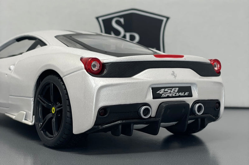 Ferrari 458 Speciale - Maisto 1:18 Diecast
