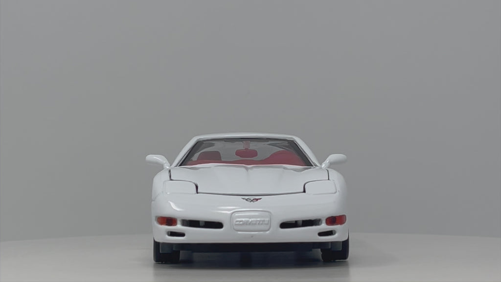 Chevrolet Corvette C5 - Motormax 1:24 Diecast White 360 Video