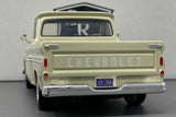 Chevrolet C10 Pickup Beige - Motormax 1:24 Diecast
