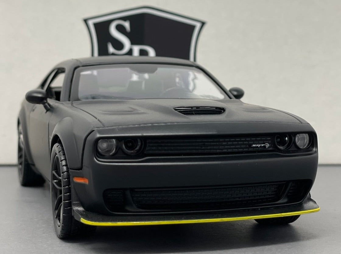 Dodge Challenger SRT Hellcat Widebody - Motormax 1:24 Diecast – Strada ...