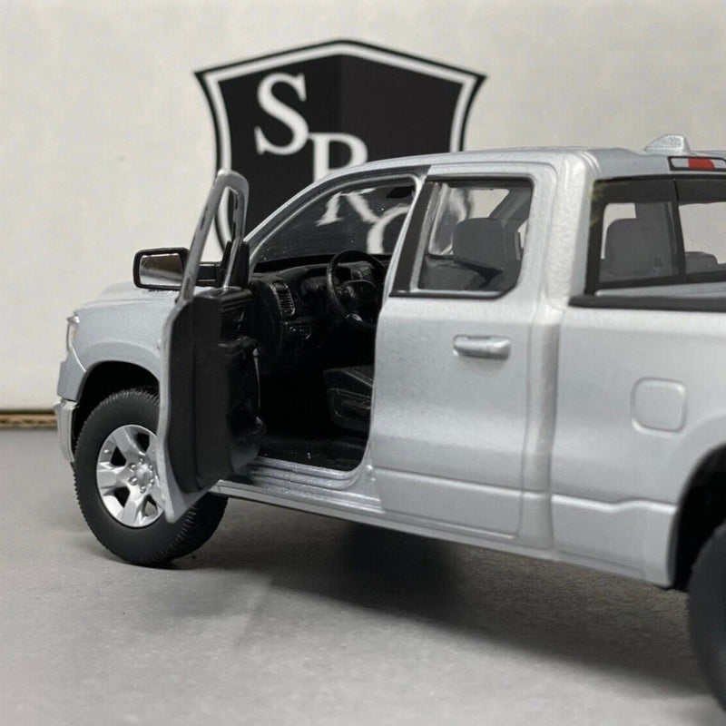 Dodge Ram 1500 - Welly 1:24 Diecast