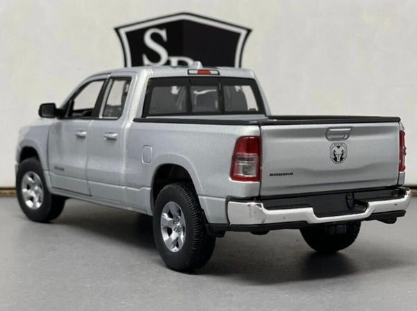 Dodge Ram 1500 - Welly 1:24 Diecast