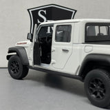 Jeep Gladiator White - Welly 1:24 Diecast