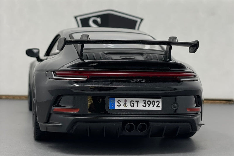 Porsche 911 GT3 (992) - Maisto 1:18 Diecast