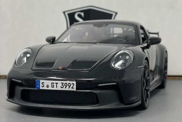 Porsche 911 GT3 (992) - Maisto 1:18 Diecast