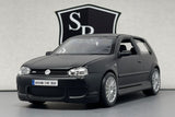 Volkswagen Golf R32 Black - Maisto 1:24 Diecast
