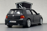 Volkswagen Golf R32 Black - Maisto 1:24 Diecast