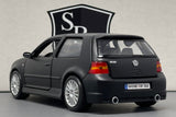 Volkswagen Golf R32 Black - Maisto 1:24 Diecast