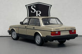 Volvo 240 GL Gold - Welly 1:24 Diecast
