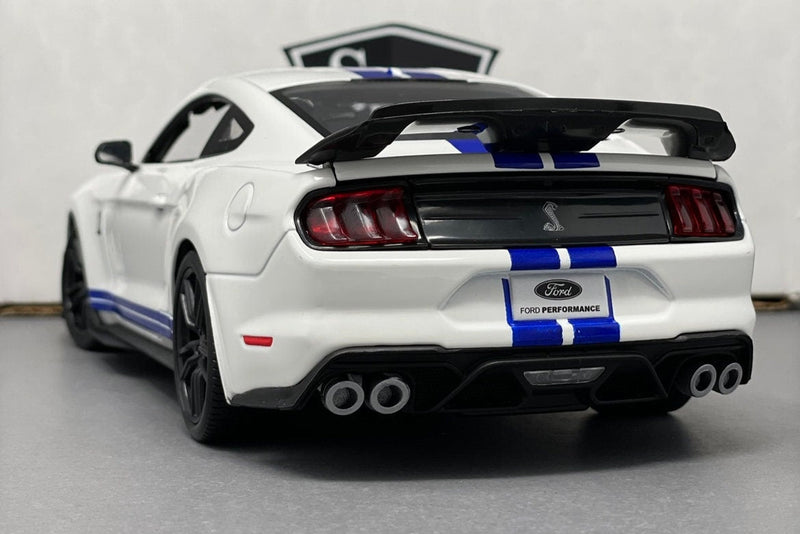 Ford Mustang Shelby GT500 - Maisto 1:18 Diecast