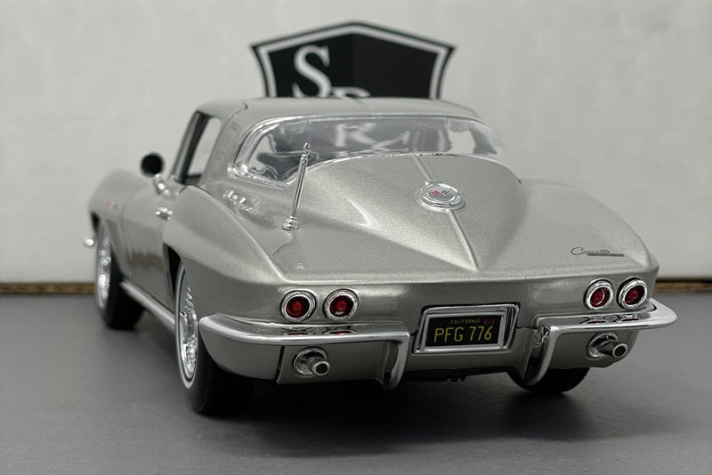 Chevrolet Corvette C2 - Maisto 1:18 Diecast