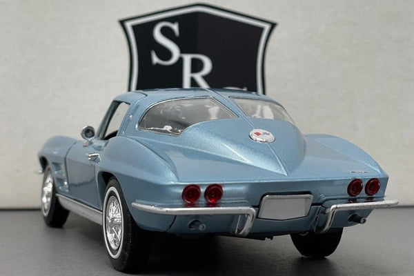 Chevrolet Corvette C2 - Welly 1:24 Diecast
