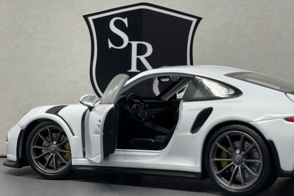 Porsche 911 GT3 RS (991) - Welly 1:24 Diecast