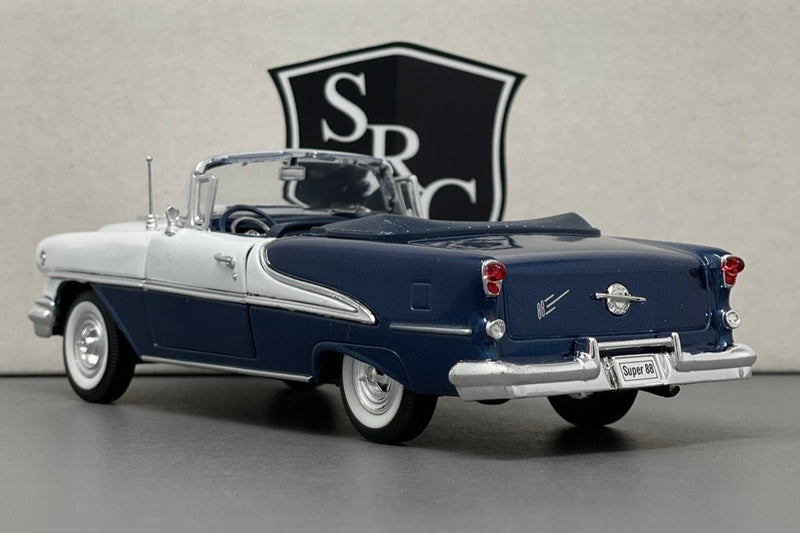 Oldsmobile Super 88 - Welly 1:24 Diecast