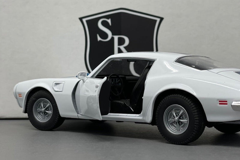 Pontiac Firebird - Welly 1:24 Diecast