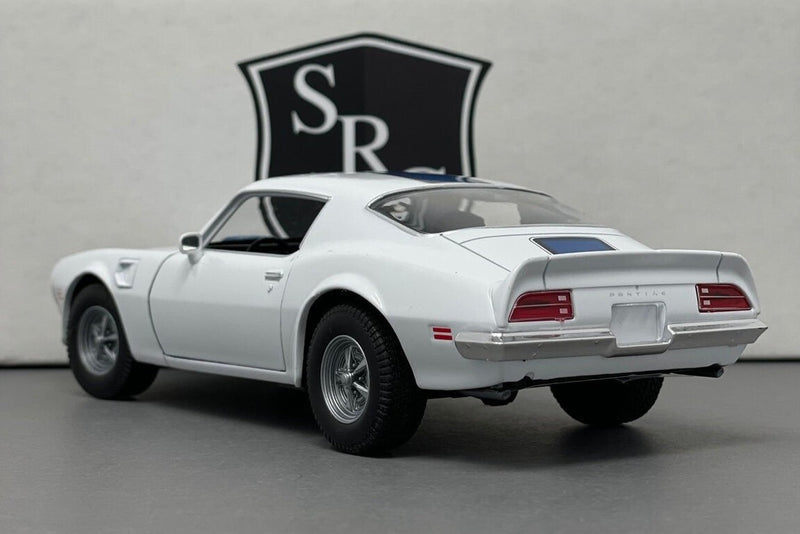 Pontiac Firebird - Welly 1:24 Diecast